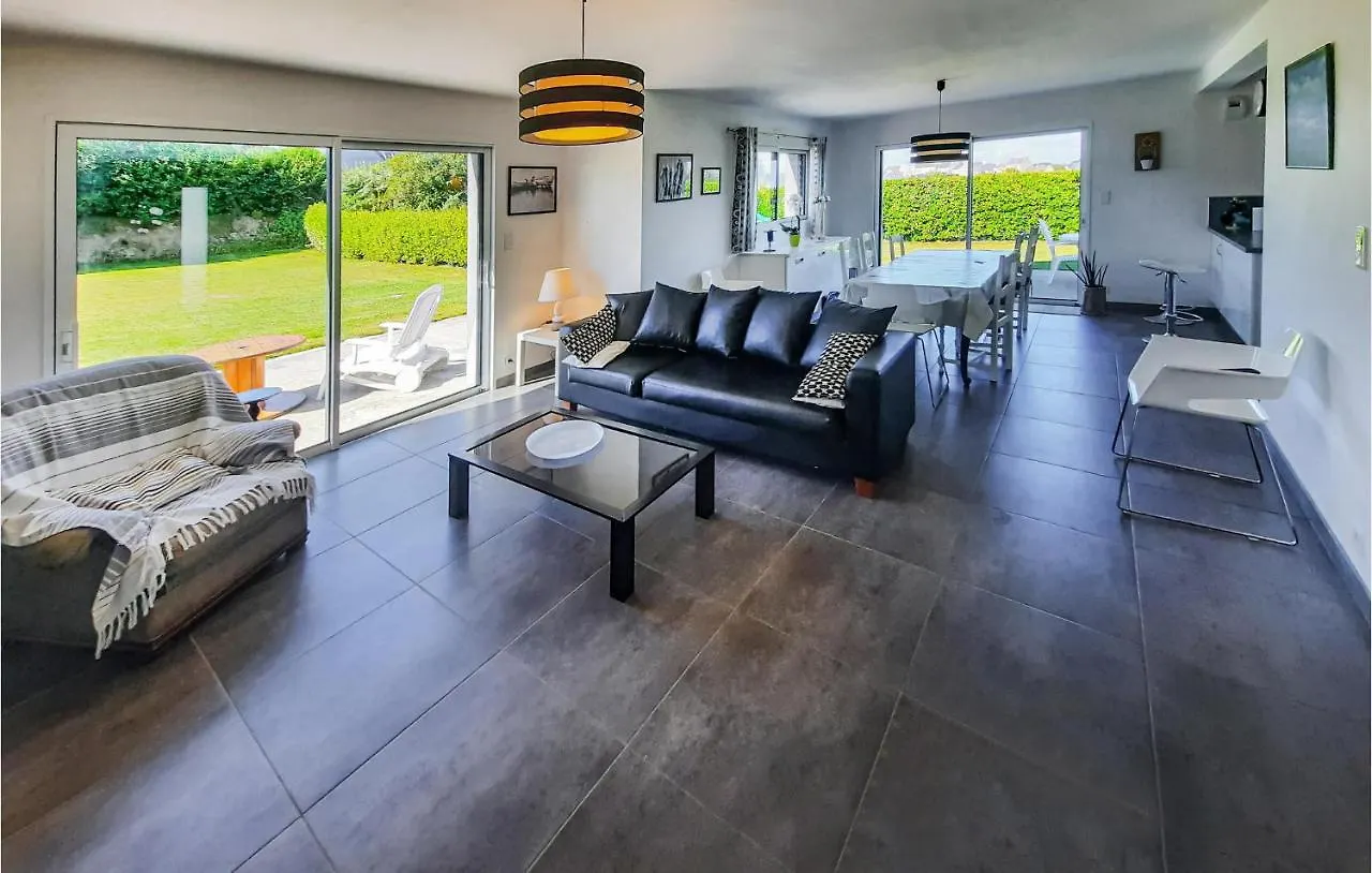 Pet Friendly Home In Plouguerneau With Wifi Feriehus